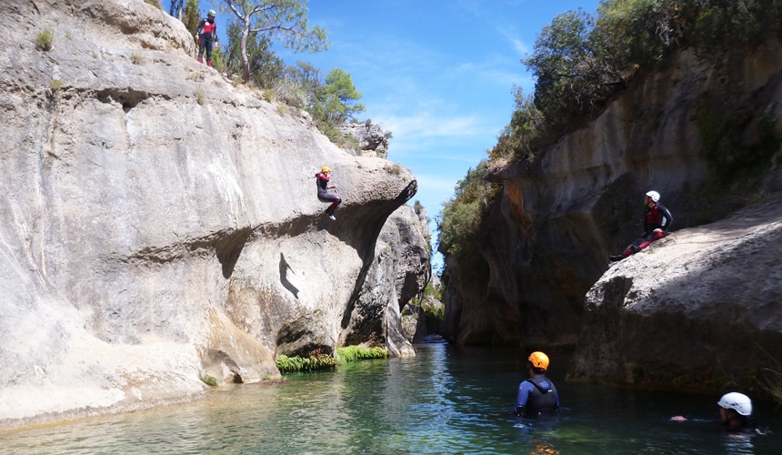 Canyoning in Madrid. Adventure in Madrid with Dreampeaks.