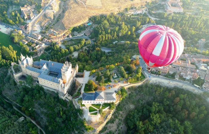 Balloon Flight in Segovia. Balloon Rides in Spain with Dreampeaks