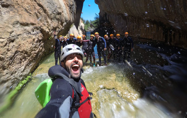 Canyoning in Cuenca with Dreampeaks. Canyoning in Madrid