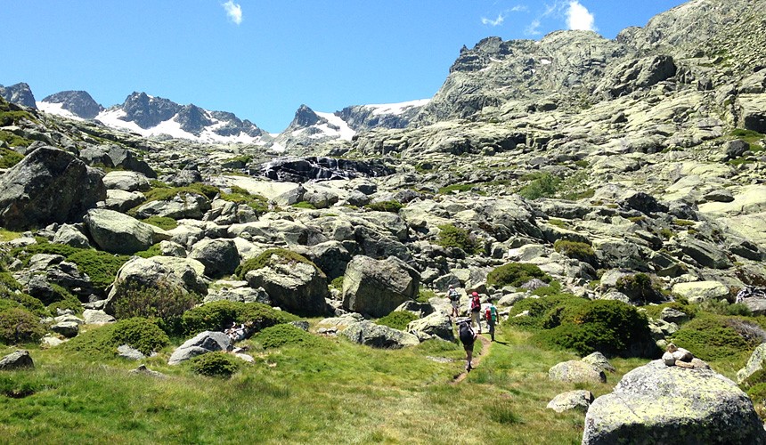 Hiking in Sierra de Gredos with Dreampeaks. Hike and camp in Sierra de Gredos.