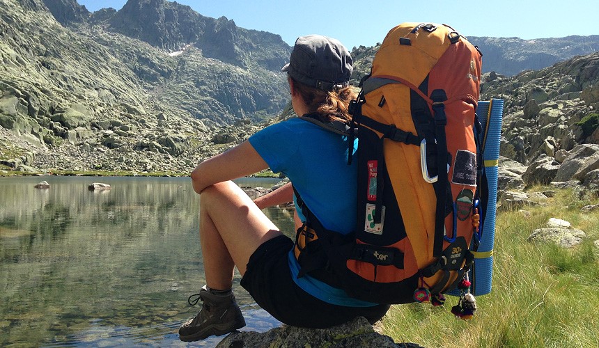 Hiking in Sierra de Gredos with Dreampeaks. Hike and camp in Sierra de Gredos.