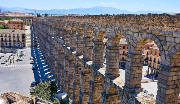 Hiking in Madrid and Visit Segovia with Dreampeaks