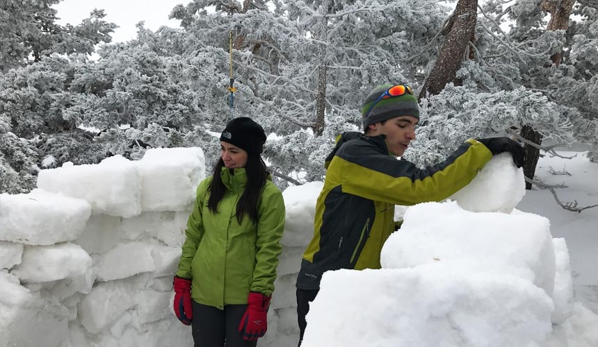 Build an Igloo. Winter Hike in Madrid. Snowshoeing in Madrid with Dreampeaks