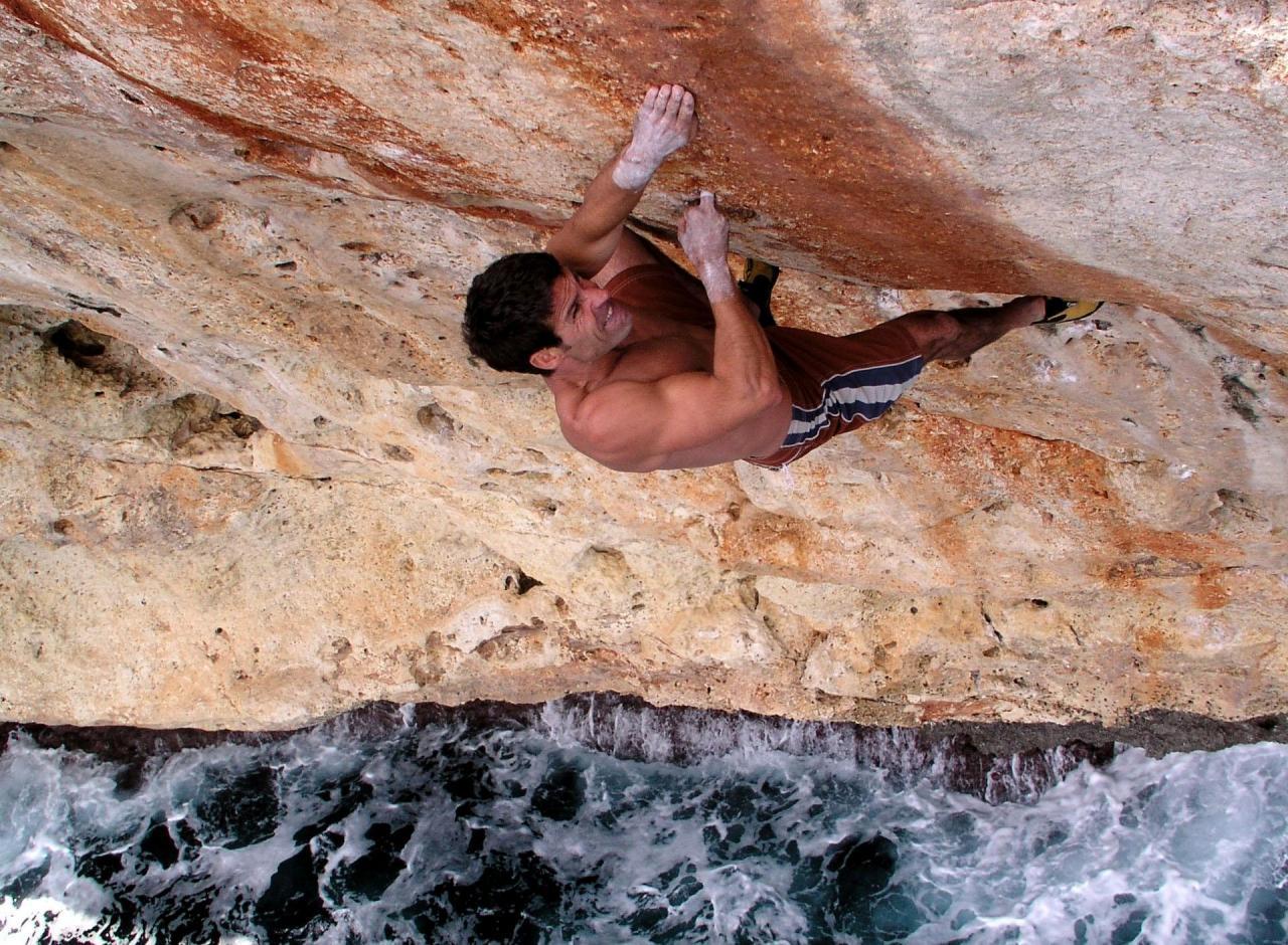 Miquel Riera. Psicobloc in Majorca.