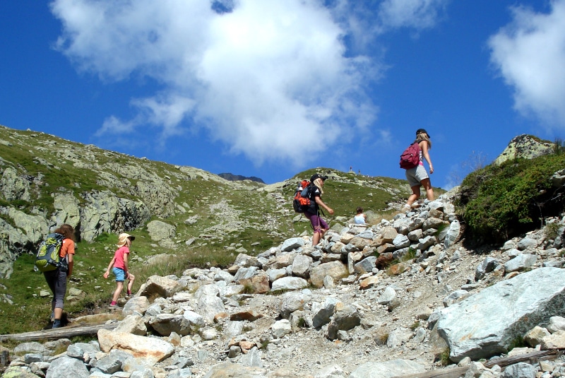 Family Hiking in Madrid. Hikes in Madrid with Dreampeaks. Guided hiking tours in Madrid