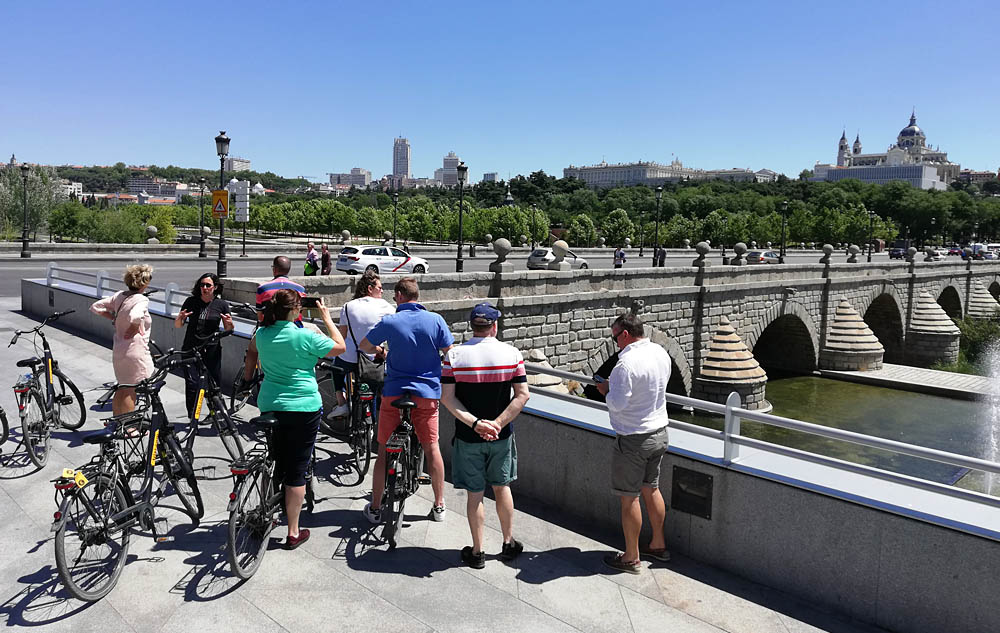 Private bike tour in Madrid with Dreampeaks