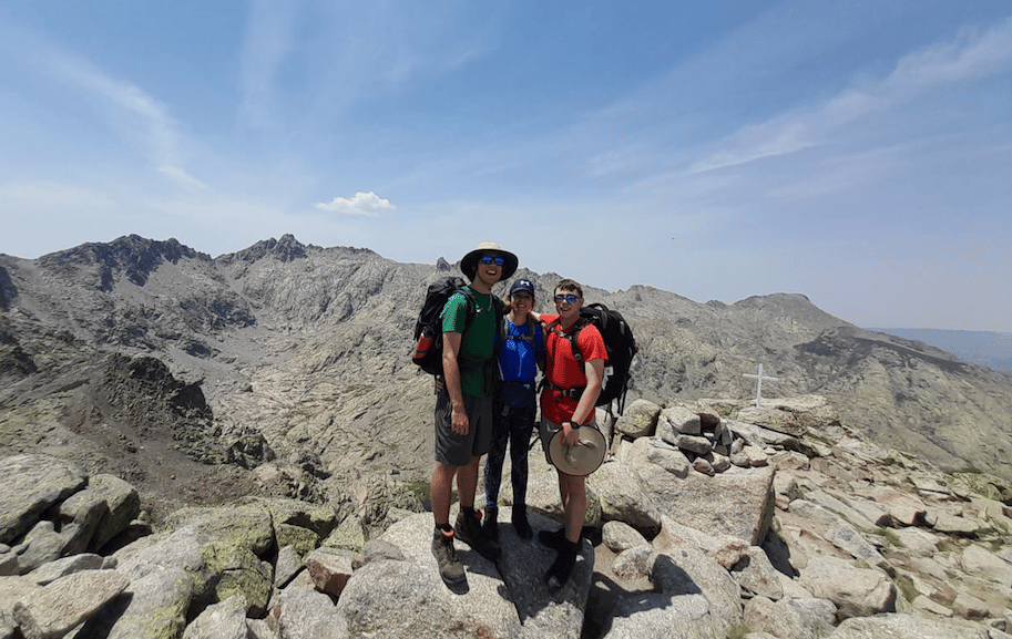 Hiking in Sierra de Gredos with Dreampeaks. Hike and camp in Sierra de Gredos.